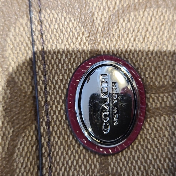 Coach Clutch - Picture 4 of 4